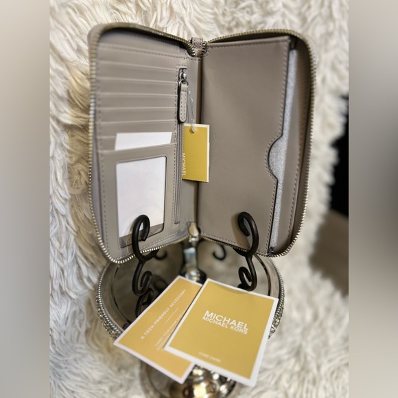 š©¶š¤NWT-Michael Kors Jet Set Saffiano Pearl Grey Zip Wallet/ Wristletš©¶š¤ - Picture 9 of 10